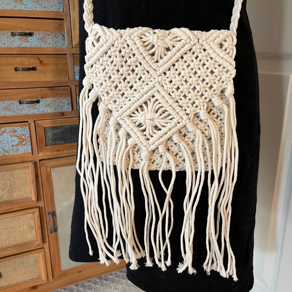 Crochet Boho Chic Woven Rope Tassel Crossbody -Ivory - NWT - Picture 4 of 8